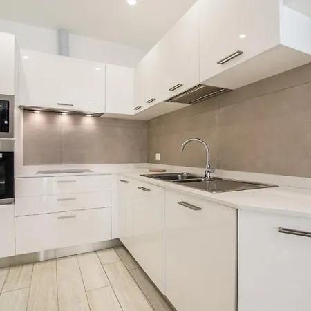 Appartement Piazza Mazzini A 2 Passi Dal Mare.